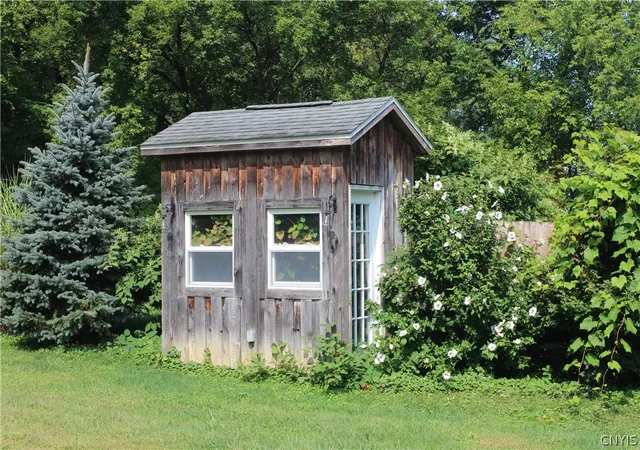 Photo 4 of Sale Pending at 213 Valley Dr, Elbridge, NY 13060 | MLS# S1711304 | Listing updated on 2026-09-04