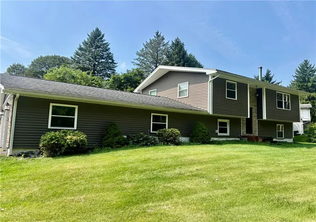 Photo 1 of Single family home for sale at 2826 White Birch Ln, Auburn, NY 13021 | MLS# R1711635 | Listing updated on 2026-09-13
