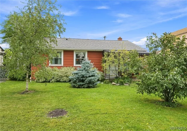 Photo 2 of Sale Pending at 862 Loretta St, Tonawanda, NY 14150 | MLS# B1711670 | Listing updated on 2026-09-12