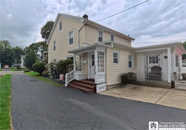 Photo 2 of Single family home for sale at 210 Arlington Ave, Jamestown, NY 14701 | MLS# R1711236 | Listing updated on 2026-09-08