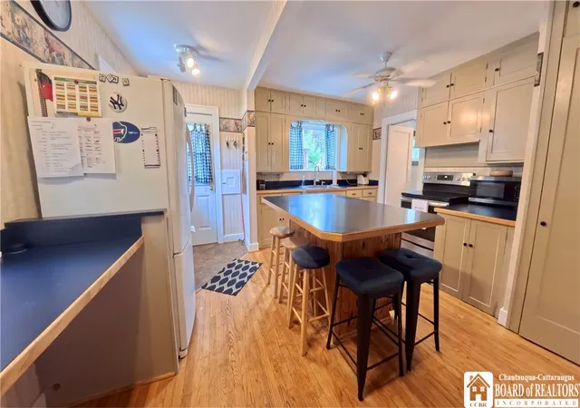 Photo 3 of Single family home for sale at 210 Arlington Ave, Jamestown, NY 14701 | MLS# R1711236 | Listing updated on 2026-09-08