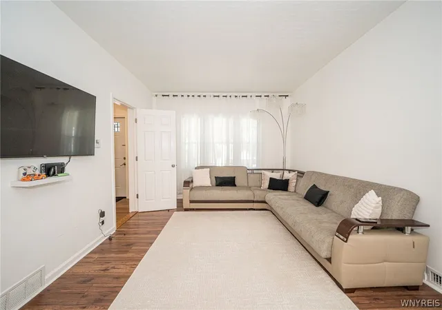 Photo 2 of Sale Pending at 37 Glor St, Buffalo, NY 14207 | MLS# B1711272 | Listing updated on 2026-09-14