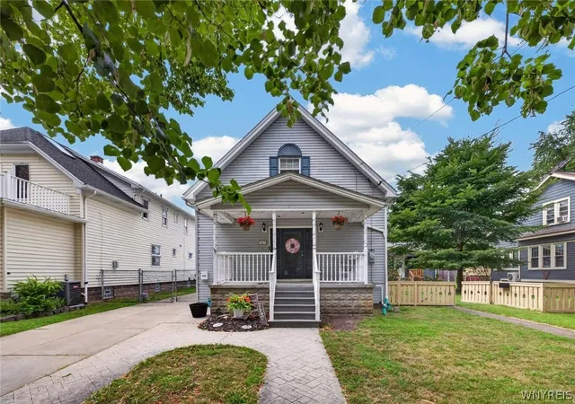Photo 2 of Single family home for sale at 247 Potters Rd, Buffalo, NY 14220 | MLS# B1711704 | Listing updated on 2026-09-12