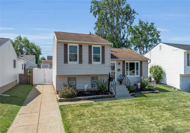 Photo 1 of Sale Pending at 153 Le Havre Dr, Buffalo, NY 14227 | MLS# B1711426 | Listing updated on 2026-09-10