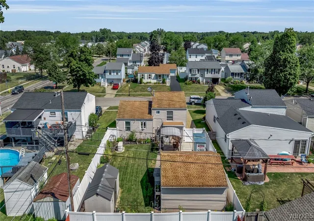 Photo 3 of Sale Pending at 153 Le Havre Dr, Buffalo, NY 14227 | MLS# B1711426 | Listing updated on 2026-09-10