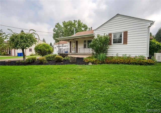 Photo 2 of Sale Pending at 395 Leydecker Rd, Buffalo, NY 14224 | MLS# B1711407 | Listing updated on 2026-09-13