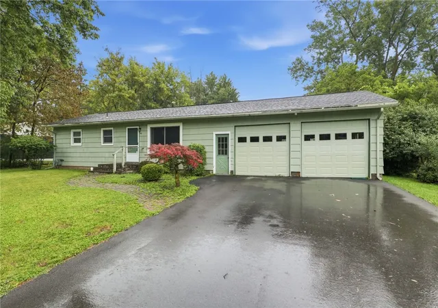 Photo 1 of Sale Pending at 40 Rouge Rd, Rochester, NY 14623 | MLS# R1711667 | Listing updated on 2026-09-10