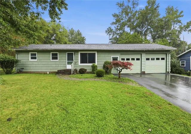Photo 2 of Sale Pending at 40 Rouge Rd, Rochester, NY 14623 | MLS# R1711667 | Listing updated on 2026-09-10