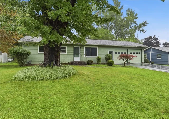 Photo 3 of Sale Pending at 40 Rouge Rd, Rochester, NY 14623 | MLS# R1711667 | Listing updated on 2026-09-10