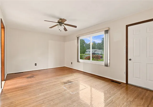 Photo 3 of Sale Pending at 40 Rouge Rd, Rochester, NY 14623 | MLS# R1711667 | Listing updated on 2026-09-10