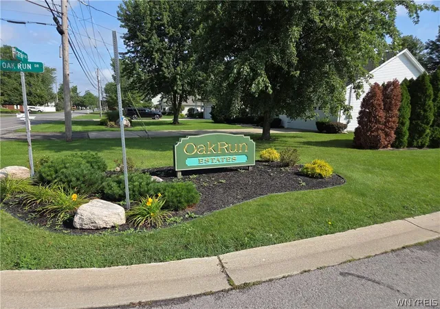 Photo 3 of Sale Pending at 4715 Eastwood Cir, Lewiston, NY 14092 | MLS# B1711730 | Listing updated on 2026-09-09