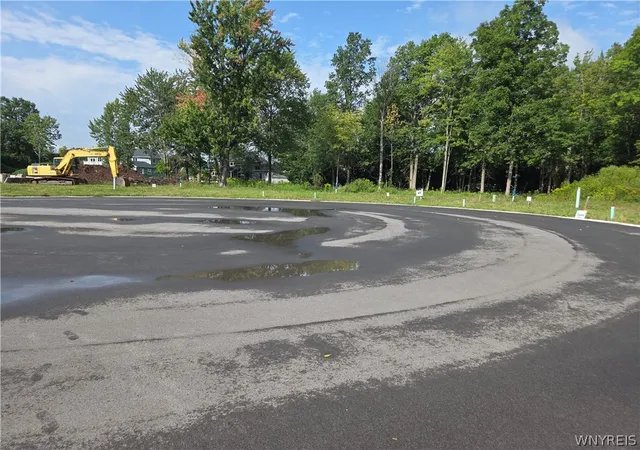 Photo 4 of Sale Pending at 4715 Eastwood Cir, Lewiston, NY 14092 | MLS# B1711730 | Listing updated on 2026-09-09
