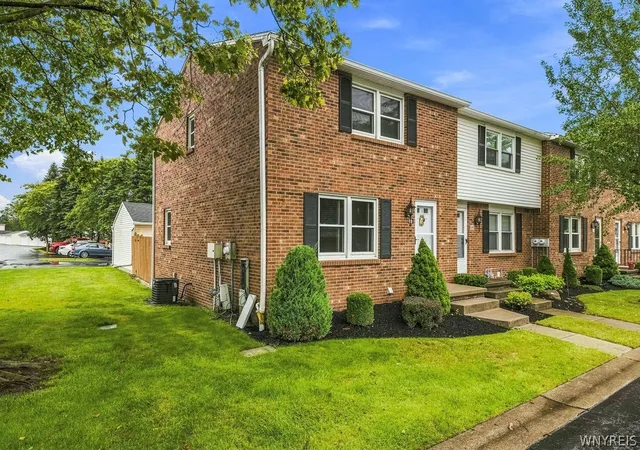 Photo 2 of Sale Pending at 340 Wimbledon Ct, West Seneca, NY 14224 | MLS# B1711651 | Listing updated on 2026-09-16