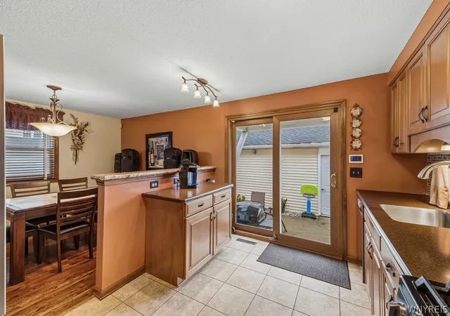 Photo 4 of Sale Pending at 340 Wimbledon Ct, West Seneca, NY 14224 | MLS# B1711651 | Listing updated on 2026-09-16
