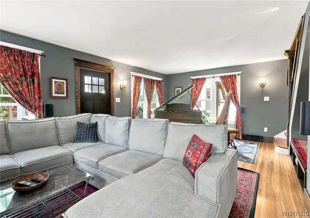 Photo 4 of Sale Pending at 201 Knowlton Ave, Buffalo, NY 14217 | MLS# B1711460 | Listing updated on 2026-09-14