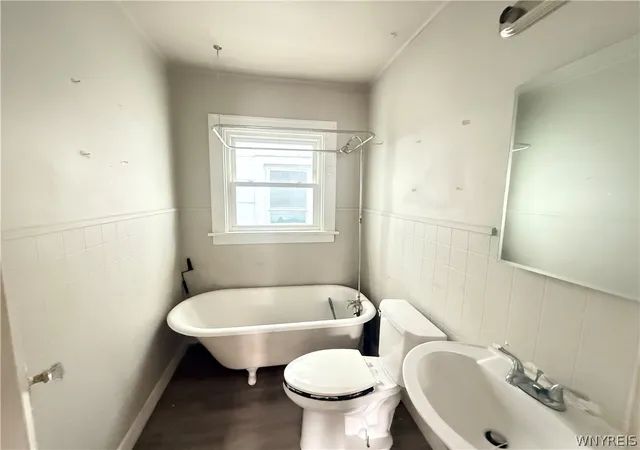 Listing Photo 5 - Condo for sale in building located at 183 Roesch Ave, Buffalo, NY 14207