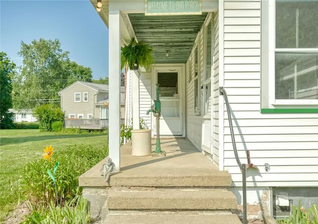 Photo 3 of Sale Pending at 1178 Ridge Rd, Ontario, NY 14519 | MLS# R1711534 | Listing updated on 2026-09-11