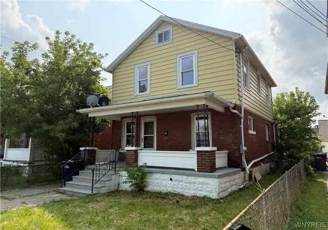 Photo 2 of Single family home for sale at 642 21st Street, Niagara Falls, NY 14301 | MLS# B1703419 | Listing updated on 2026-09-02