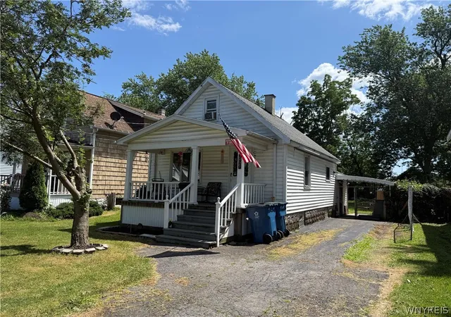 Photo 2 of Single family home for sale at 2927 Birch Ave, Niagara Falls, NY 14305 | MLS# B1711883 | Listing updated on 2026-09-02