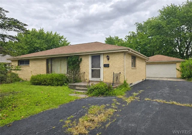 Photo 2 of Sale Pending at 177 Iris Ave, Buffalo, NY 14224 | MLS# B1711468 | Listing updated on 2026-09-10