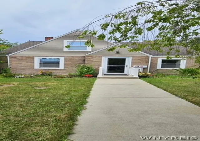 Photo 1 of Sale Pending at 361 Huxley Dr, Buffalo, NY 14226 | MLS# B1711914 | Listing updated on 2026-09-03