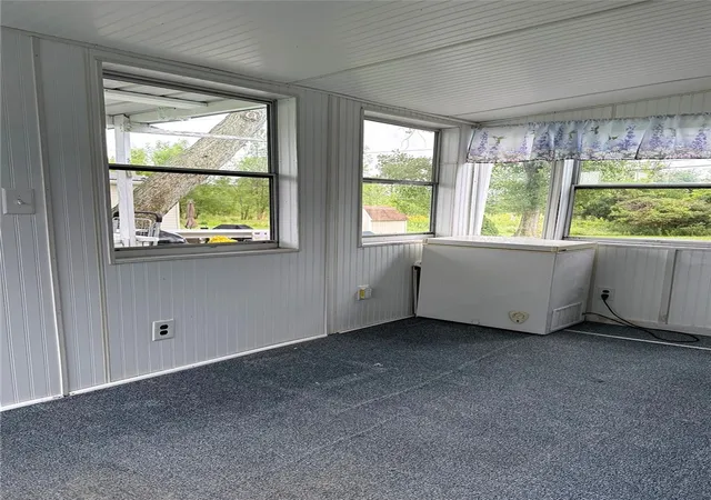 Photo 4 of Manufactured home for sale at 898 Ridge Rd #21, Webster, NY 14580 | MLS# R1711777 | Listing updated on 2026-09-08