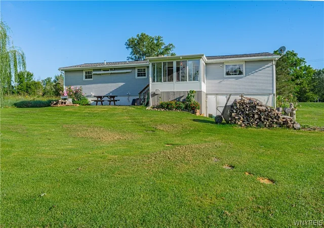 Photo 4 of Sale Pending at 4598 Nelson Rd, Newfane, NY 14108 | MLS# B1711657 | Listing updated on 2026-09-12