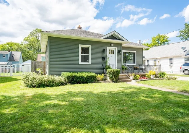 Photo 3 of Sale Pending at 272 Fredericka St, North Tonawanda, NY 14120 | MLS# B1711792 | Listing updated on 2026-09-09