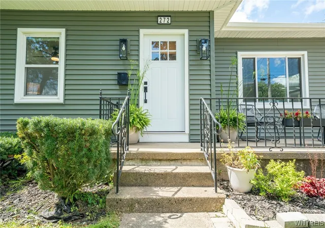 Photo 4 of Sale Pending at 272 Fredericka St, North Tonawanda, NY 14120 | MLS# B1711792 | Listing updated on 2026-09-09