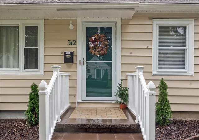 Photo 2 of Sale Pending at 312 Avery St, Rochester, NY 14606 | MLS# R1711014 | Listing updated on 2026-09-09