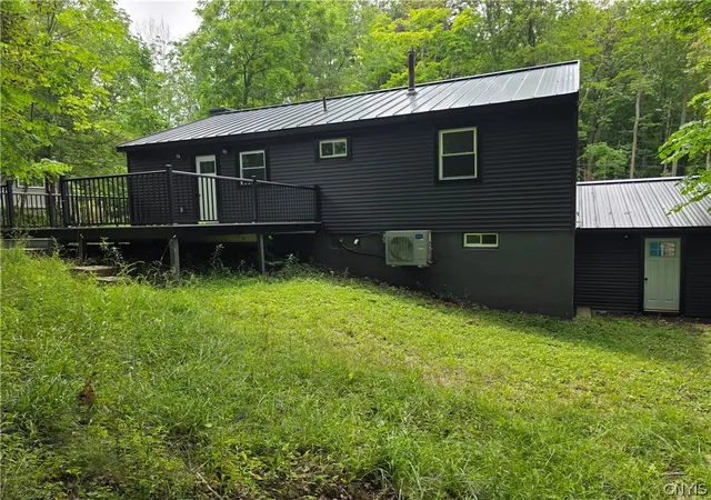 Photo 50 of Single family home for sale at 28 Chestnut St, Clinton, NY 13323 | MLS# S1711969 | Listing updated on 2026-09-03