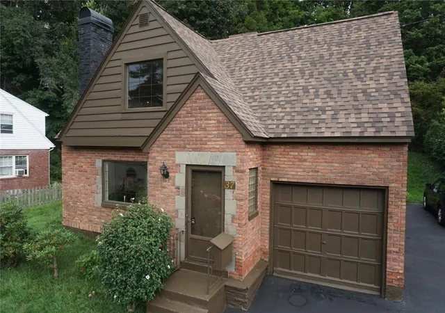 Photo 1 of Single family home for sale at 37 W Main St, Sidney, NY 13838 | MLS# R1711044 | Listing updated on 2026-09-04