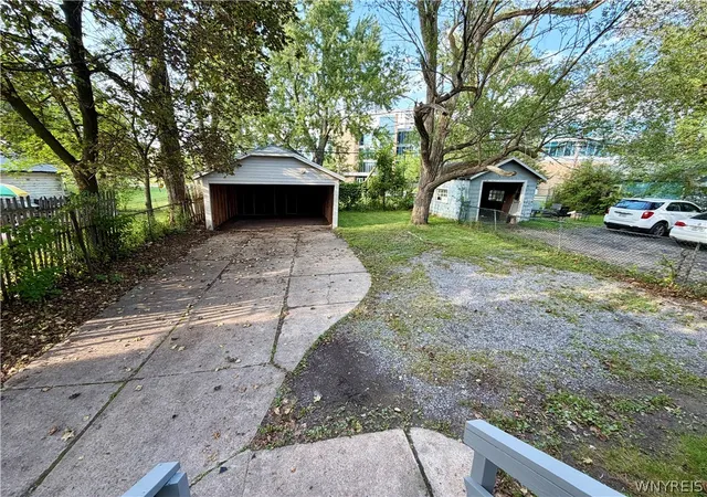 Photo 4 of Single family home for sale at 176 Winspear Ave, Buffalo, NY 14215 | MLS# B1706903 | Listing updated on 2026-09-15