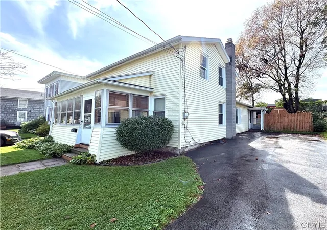Photo 2 of Sale Pending at 152 Van Anden St, Auburn, NY 13021 | MLS# S1711819 | Listing updated on 2026-09-13
