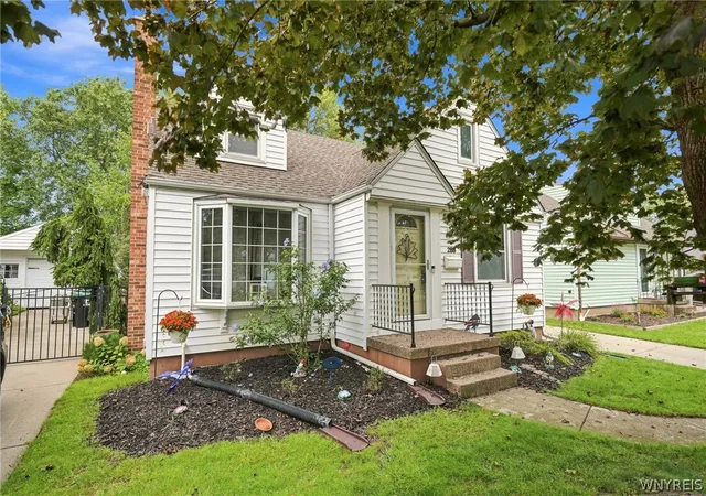Photo 1 of Single family home for sale at 283 Wrexham Ct N, Tonawanda, NY 14150 | MLS# B1711283 | Listing updated on 2026-09-19
