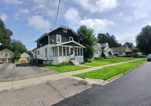 Photo 3 of Single family home for sale at 19 Chestnut St, Cortland, NY 13045 | MLS# S1711717 | Listing updated on 2026-09-15