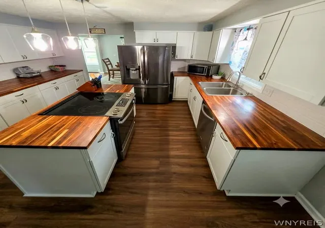 Photo 3 of Single family home for sale at 11 Drake Ave Ext, Silver Creek, NY 14136 | MLS# B1711456 | Listing updated on 2026-09-14