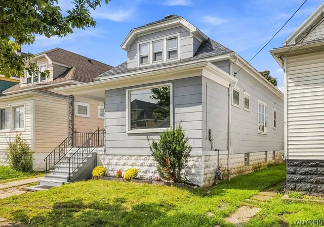 Photo 2 of Single family home for sale at 266 Fenton St, Buffalo, NY 14206 | MLS# B1712033 | Listing updated on 2026-09-09