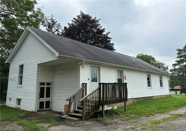Photo 1 of Sale Pending at 41 South Ave, Bloomfield, NY 14469 | MLS# R1711908 | Listing updated on 2026-09-10