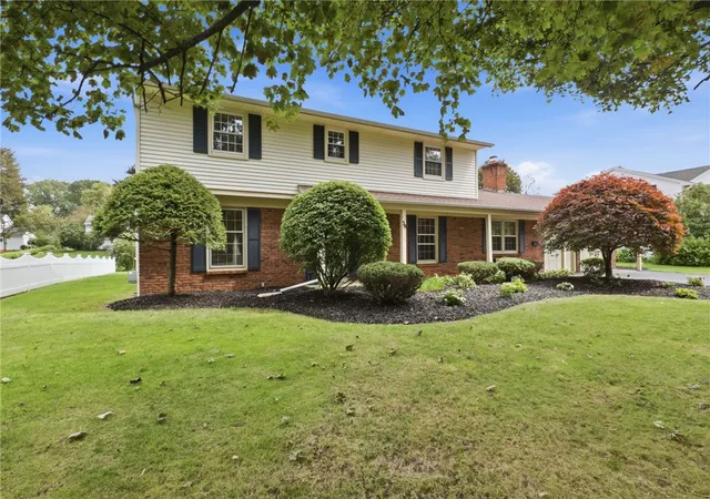 Photo 3 of Sale Pending at 59 Brentwood Dr, Penfield, NY 14526 | MLS# R1711349 | Listing updated on 2026-09-10