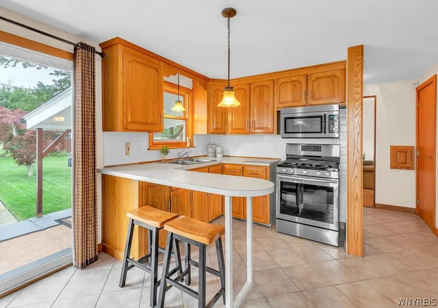 Photo 3 of Sale Pending at 4576 Chapman Pkwy, Hamburg, NY 14075 | MLS# B1711462 | Listing updated on 2026-09-15