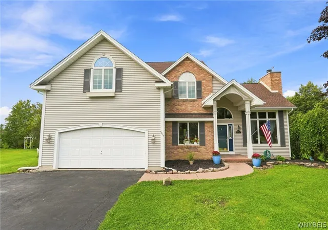 Photo 1 of Single family home for sale at 6914 Townline Rd, North Tonawanda, NY 14120 | MLS# B1712021 | Listing updated on 2026-09-07