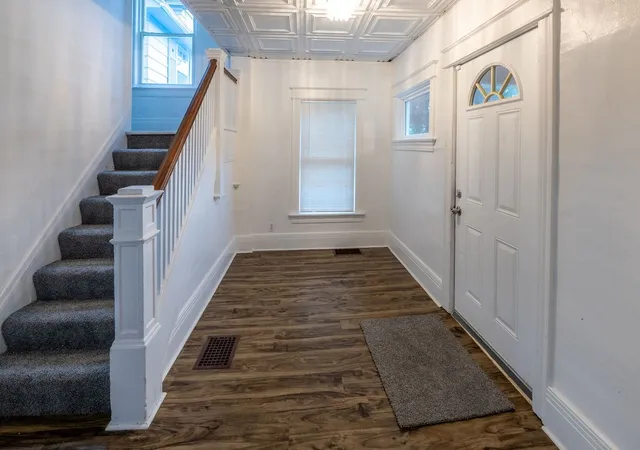 Photo 3 of Sale Pending at 520 Wellington Ave, Rochester, NY 14619 | MLS# R1711072 | Listing updated on 2026-09-11