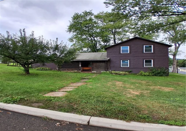 Photo 1 of Single family home for sale at 277 Chestnut, Corning, NY 14830 | MLS# R1712057 | Listing updated on 2026-09-03