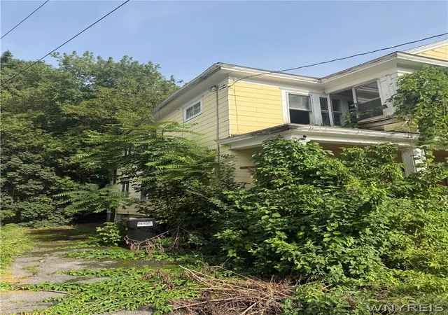 Photo 2 of Multi family home for sale at 139 Hope Ave, Syracuse, NY 13205 | MLS# B1711562 | Listing updated on 2026-09-11