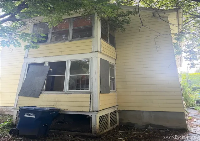 Photo 3 of Multi family home for sale at 139 Hope Ave, Syracuse, NY 13205 | MLS# B1711562 | Listing updated on 2026-09-11