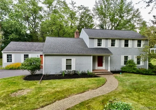 Photo 1 of Single family home for sale at 8 Mount Airy Ct, Orchard Park, NY 14127 | MLS# B1710807 | Listing updated on 2026-09-12