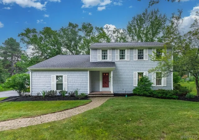 Photo 2 of Single family home for sale at 8 Mount Airy Ct, Orchard Park, NY 14127 | MLS# B1710807 | Listing updated on 2026-09-12