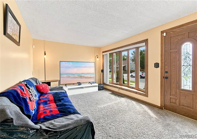 Photo 3 of Single family home for sale at 160 Clover Pl, Buffalo, NY 14225 | MLS# B1712026 | Listing updated on 2026-09-04