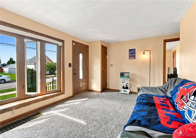 Photo 4 of Single family home for sale at 160 Clover Pl, Buffalo, NY 14225 | MLS# B1712026 | Listing updated on 2026-09-04